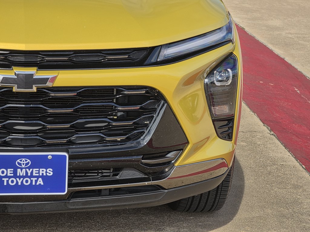 Used 2025 Chevrolet Trax ACTIV w/ Sunroof Package FWD image 4