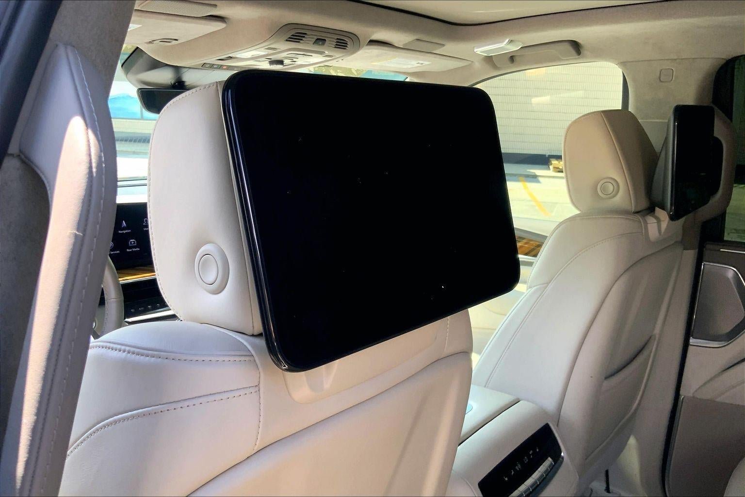 Certified 2024 Cadillac Escalade Sport Platinum w/ LPO, ONYX Package AWD/4WD image 33