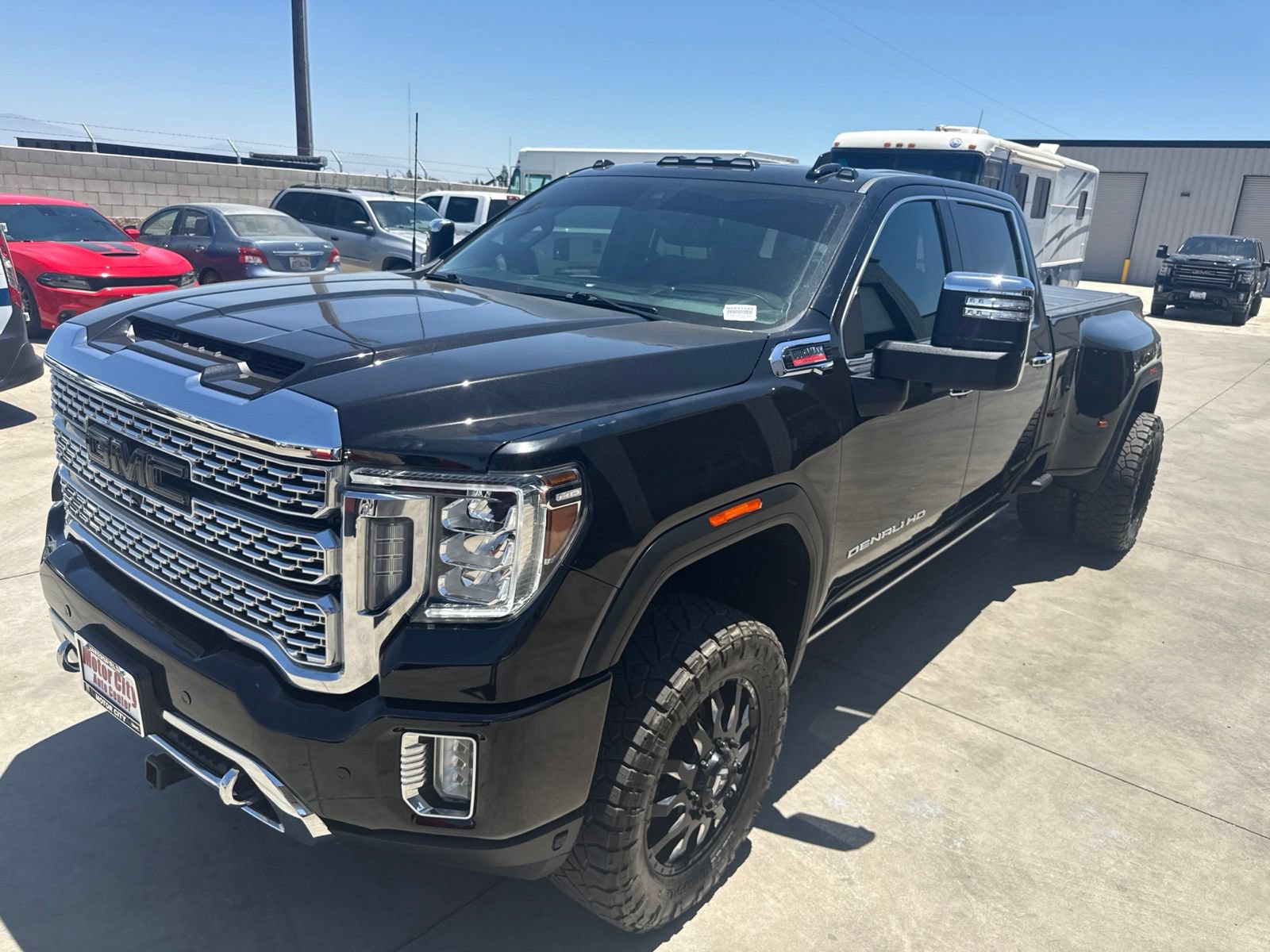Used 2021 GMC Sierra 3500 Denali w/ Denali Ultimate Package AWD/4WD image 23
