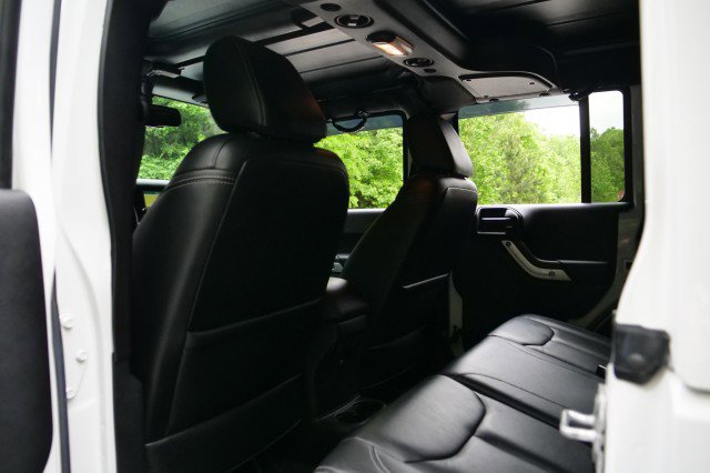 Used 2016 Jeep Wrangler Unlimited Rubicon AWD/4WD image 25