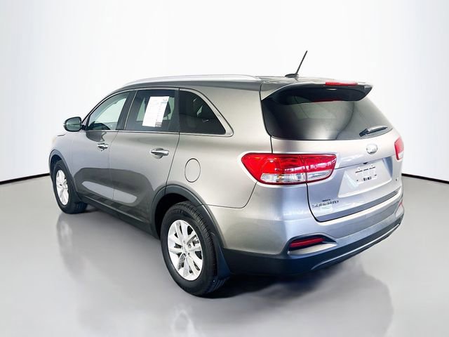 Used 2017 Kia Sorento LX image 6
