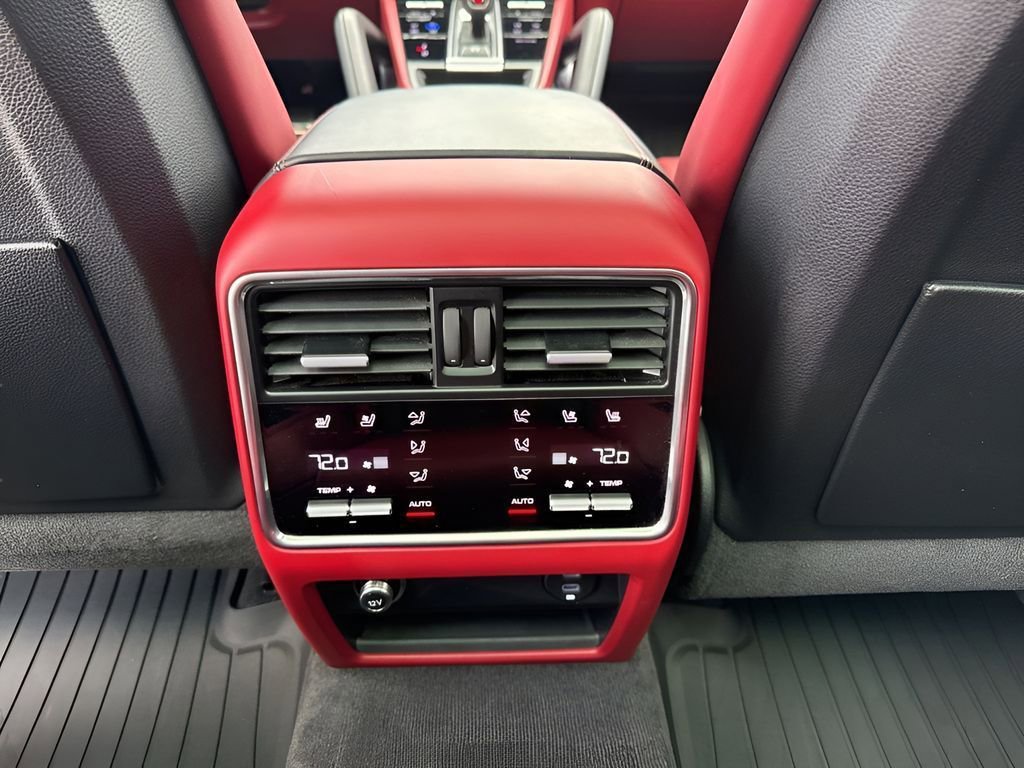 Used 2023 Porsche Cayenne Turbo S image 44