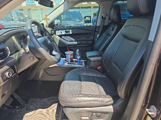 Certified 2023 Ford Explorer Limited w/ Limited Technology Package RWD image 5