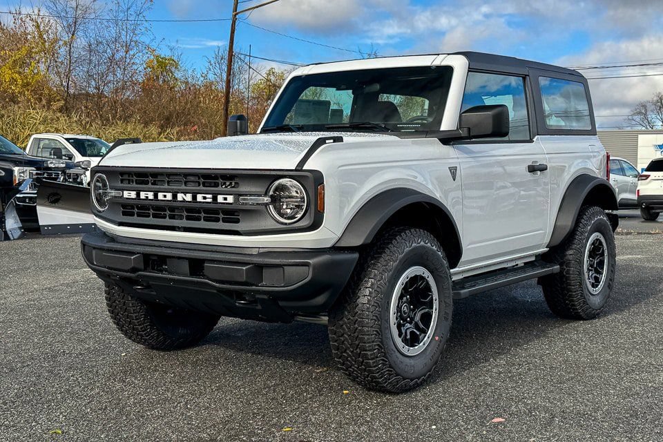 New 2025 Ford Bronco 2-Door w/ Sasquatch Package AWD/4WD image 7