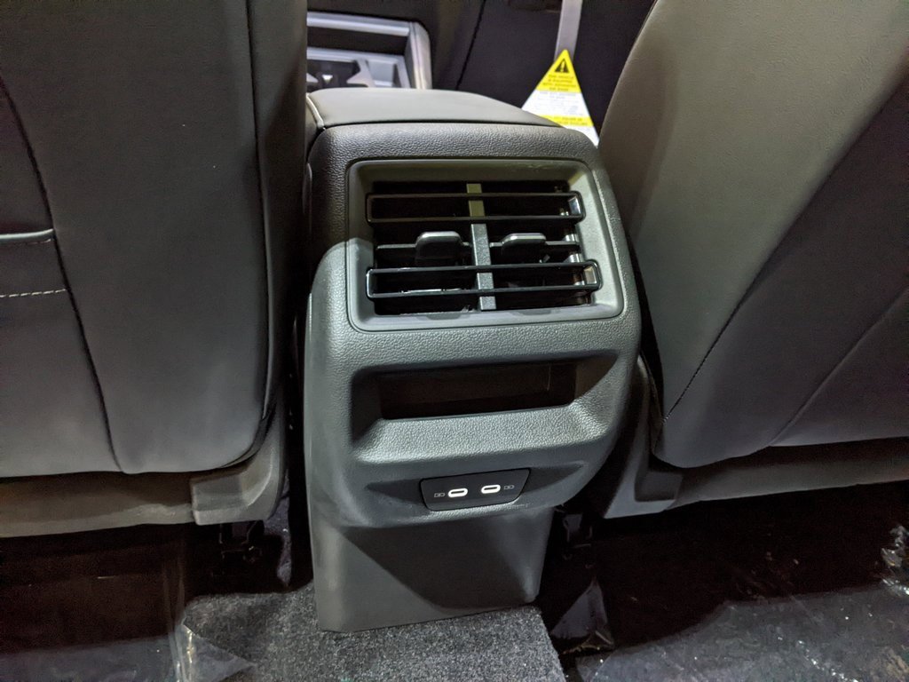 New 2025 Volkswagen Tiguan SE R-Line image 24