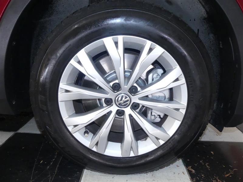 Used 2018 Volkswagen Tiguan S image 32