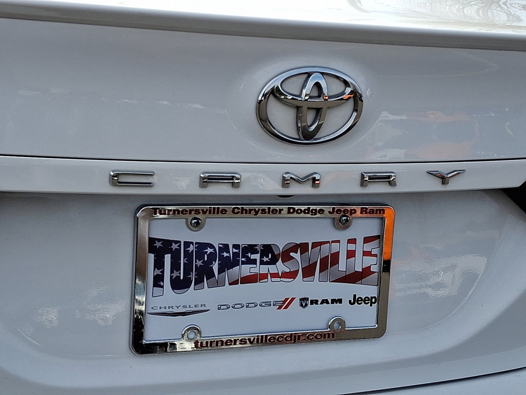 Used 2023 Toyota Camry SE image 16