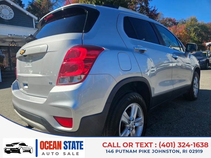 Used 2017 Chevrolet Trax LT w/ LT Convenience Package image 5