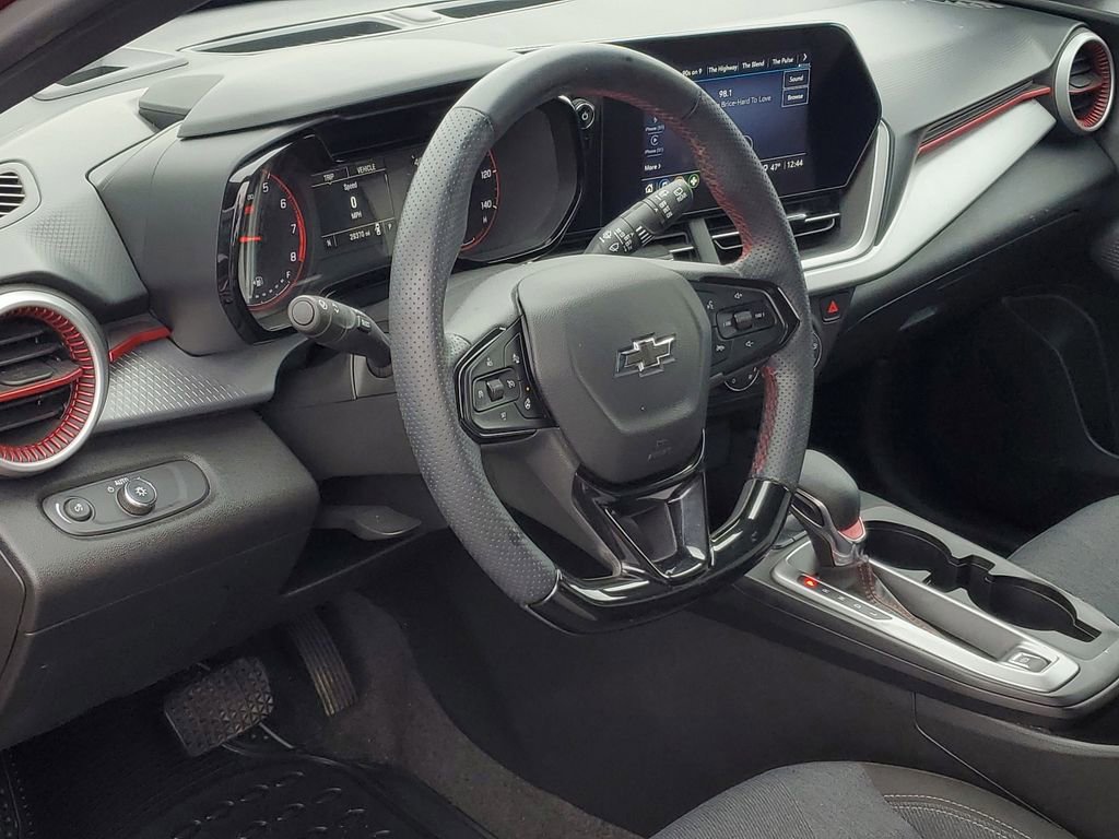 Used 2024 Chevrolet Trax RS w/ Driver Confidence Package FWD image 6