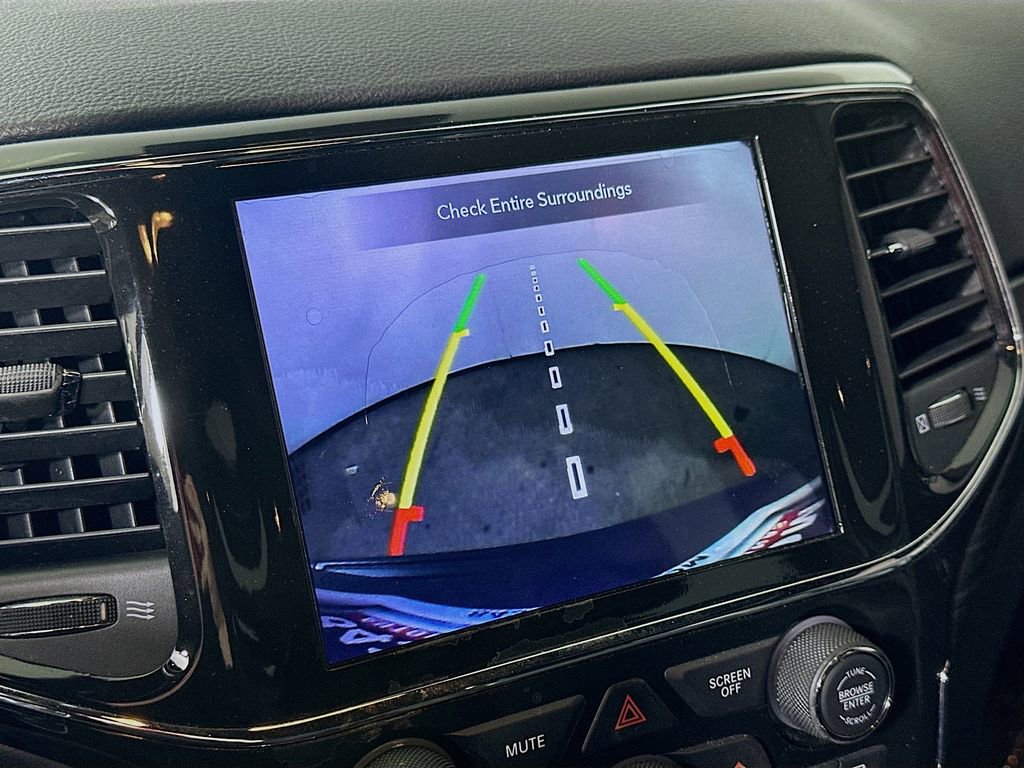 Used 2021 Jeep Grand Cherokee Laredo X image 10