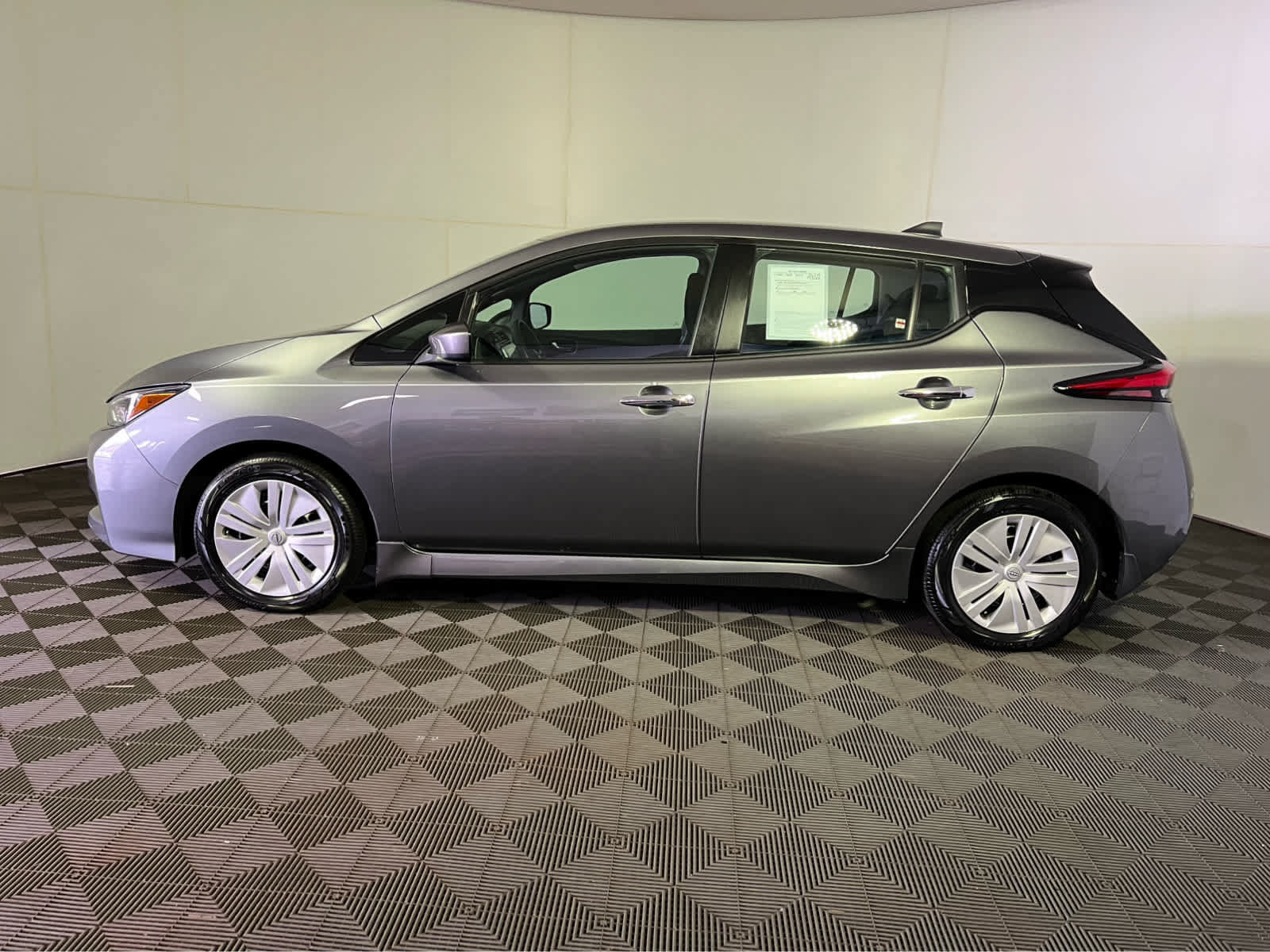 Certified 2023 Nissan Leaf S FWD image 4