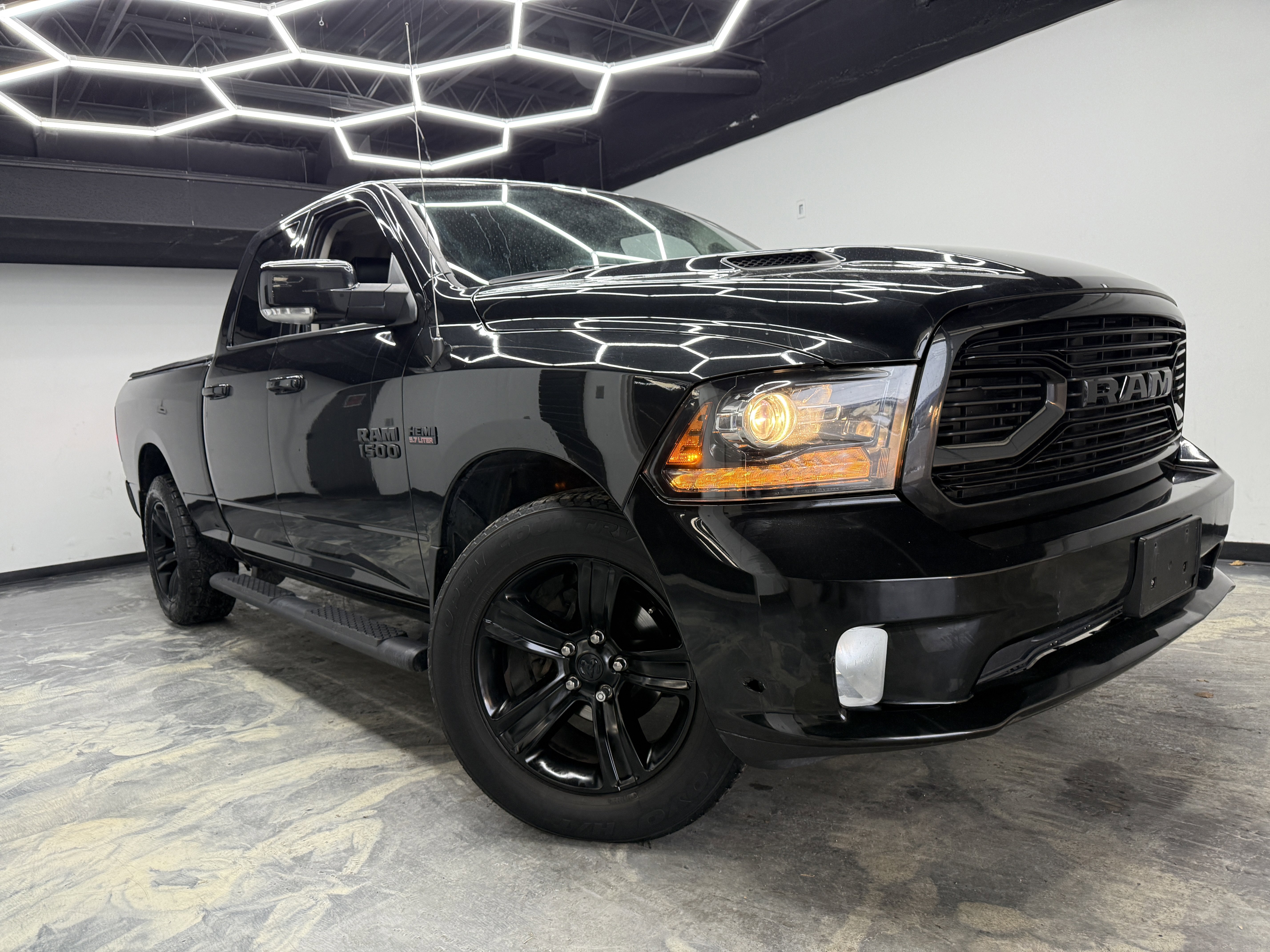 Used 2018 RAM 1500 Sport w/ Sport Premium Group image 6