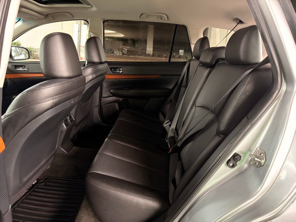 Used 2013 Subaru Outback 2.5i Limited image 22