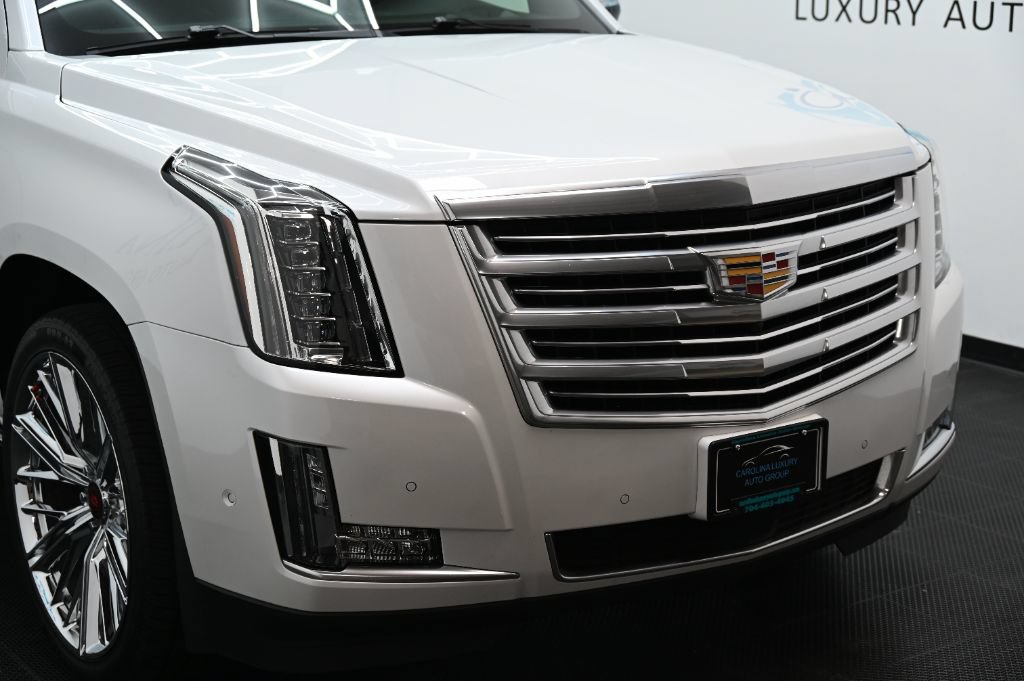 Used 2018 Cadillac Escalade Platinum AWD/4WD image 8