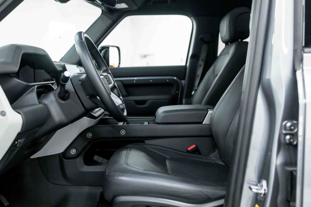 Used 2023 Land Rover Defender 130 SE image 43