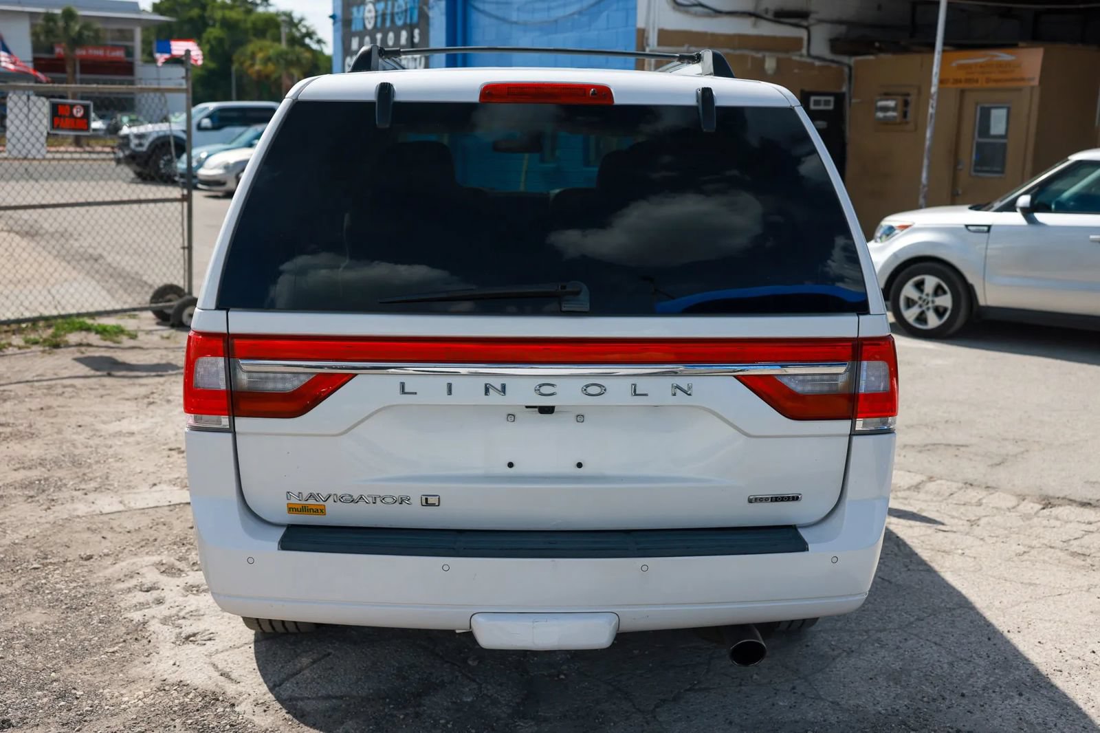Used 2015 Lincoln Navigator L 2WD image 6