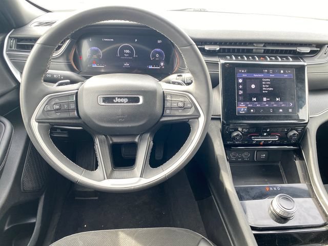 Used 2023 Jeep Grand Cherokee Altitude AWD/4WD image 7