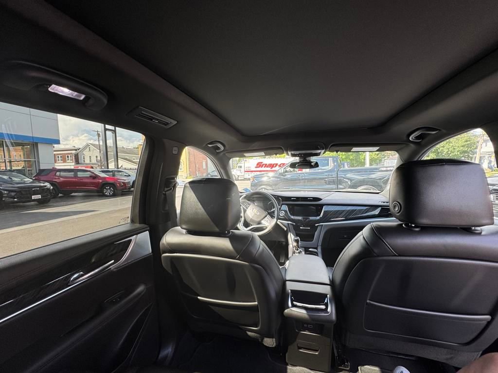 Used 2023 Cadillac XT6 Premium Luxury image 30