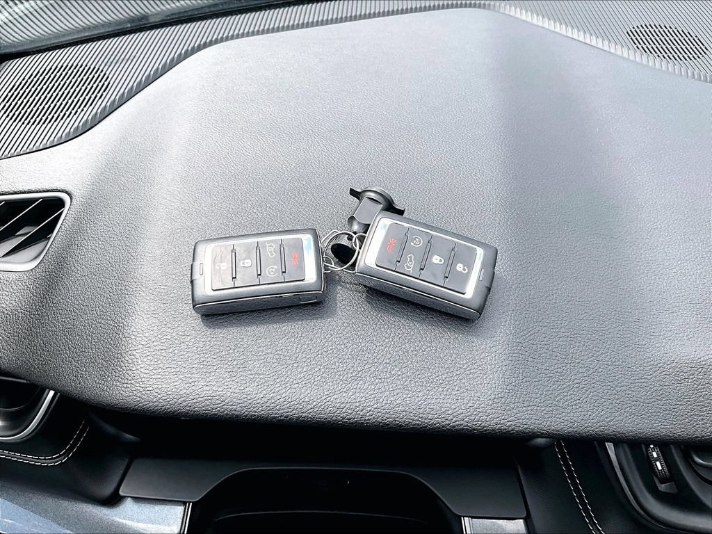 Used 2023 Jeep Grand Cherokee Altitude AWD/4WD image 12