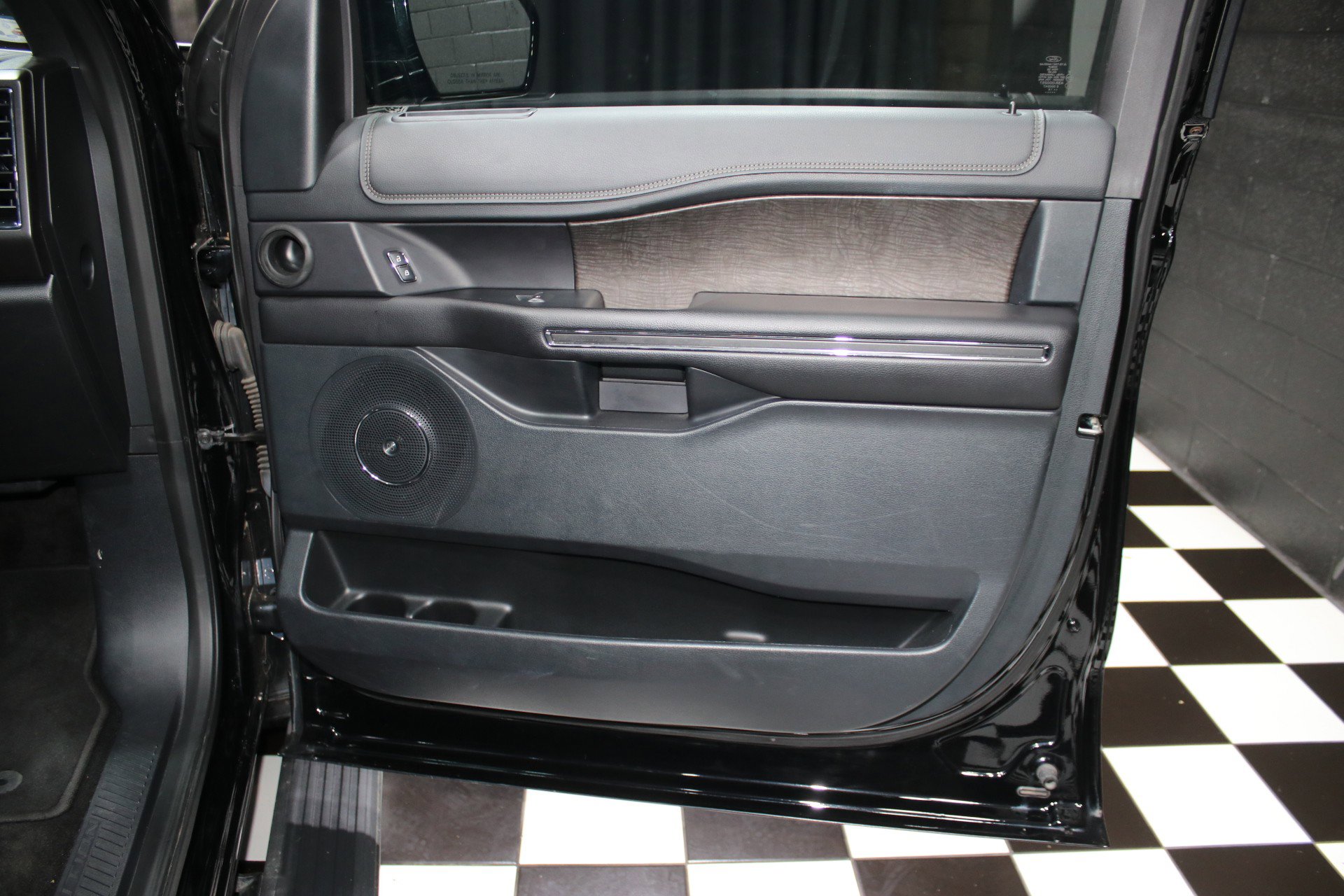 Used 2018 Ford Expedition Max Limited w/ Equipment Group 302A image 28