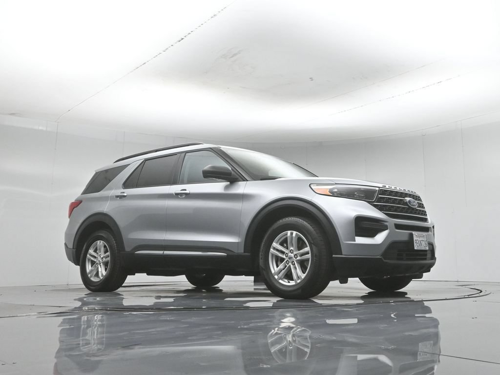 Certified 2022 Ford Explorer XLT RWD image 4