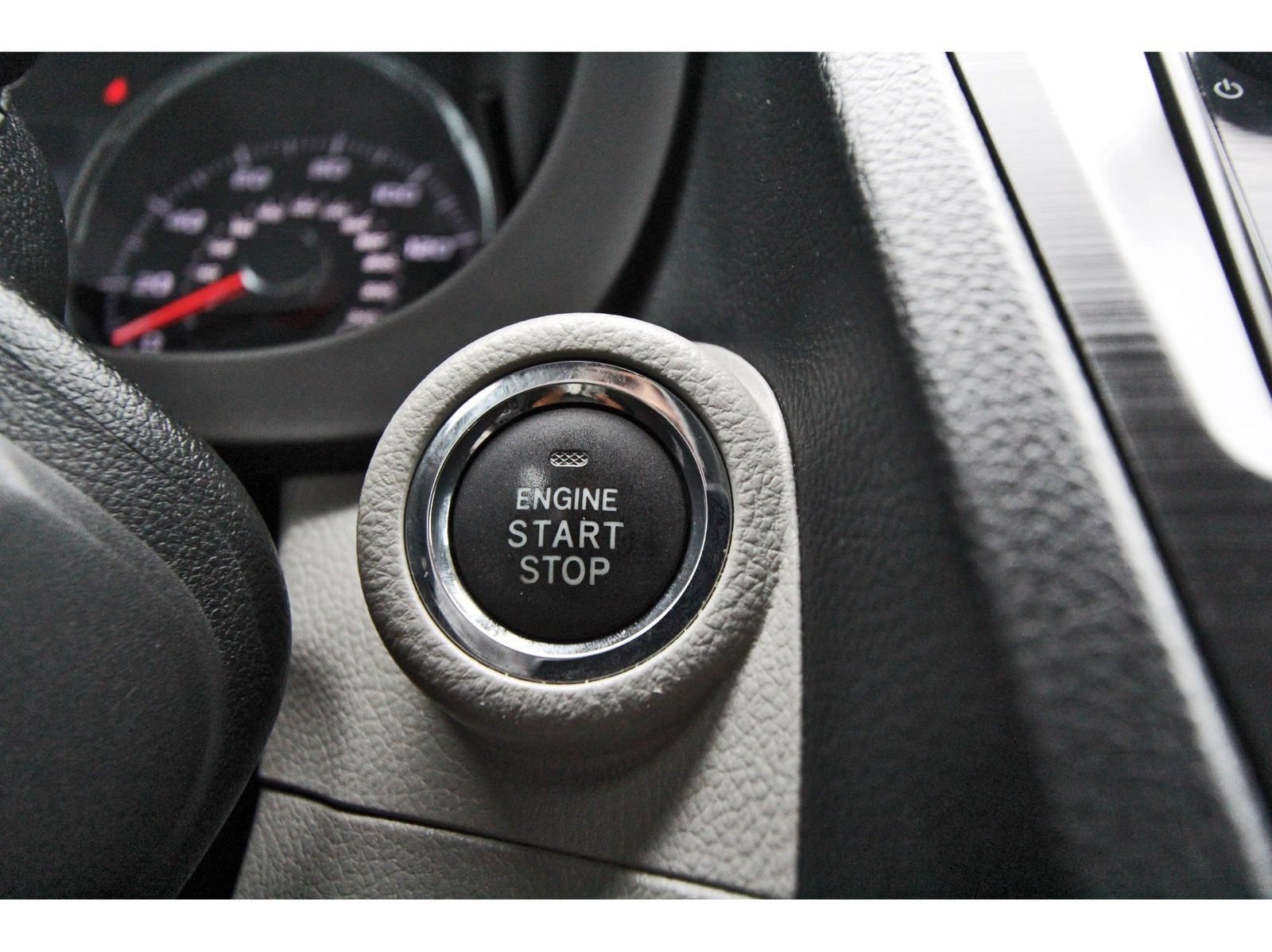 Used 2015 Subaru Forester 2.5i Touring w/ Eyesight & Navigation System AWD/4WD image 19