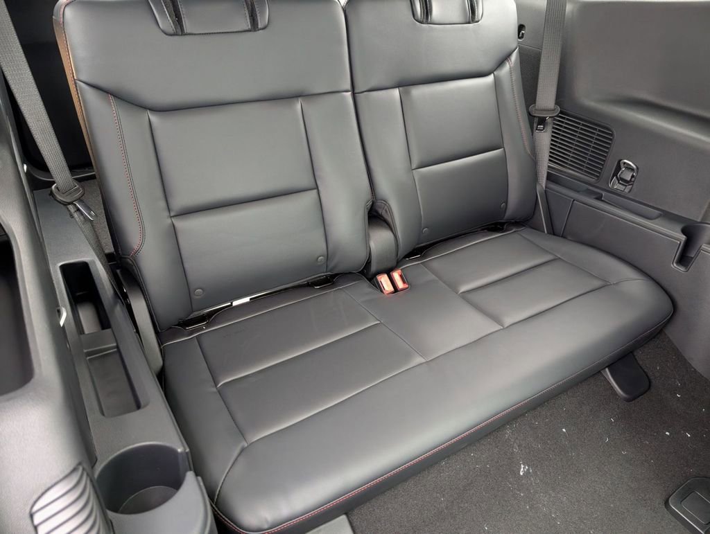 New 2026 Ford Explorer ST-Line w/ ST-Line Street Pack image 44