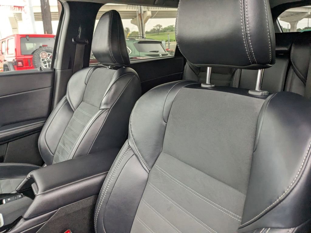 Used 2025 Mitsubishi Outlander SE FWD image 15