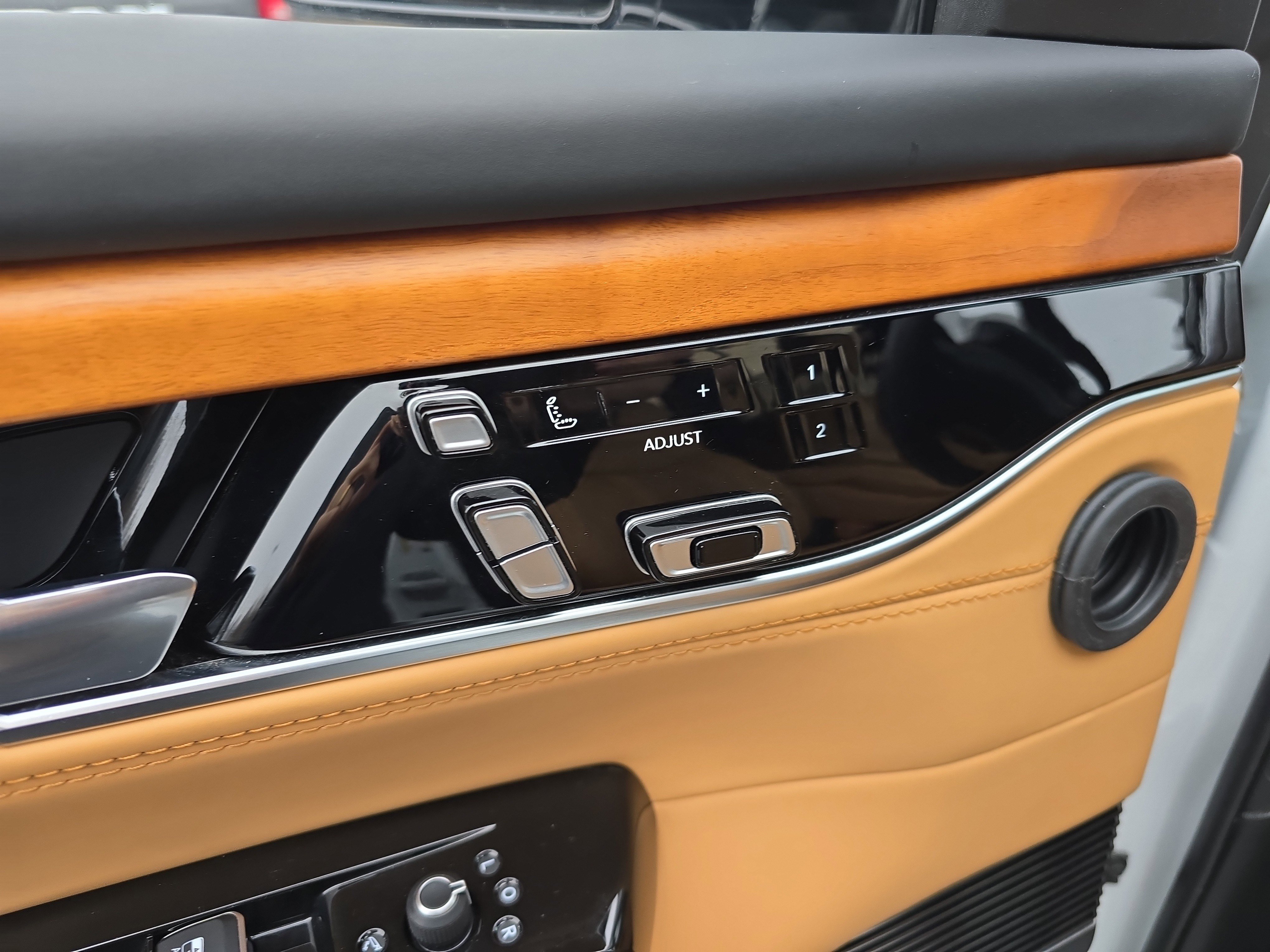 Used 2022 Jeep Grand Wagoneer Series III image 22