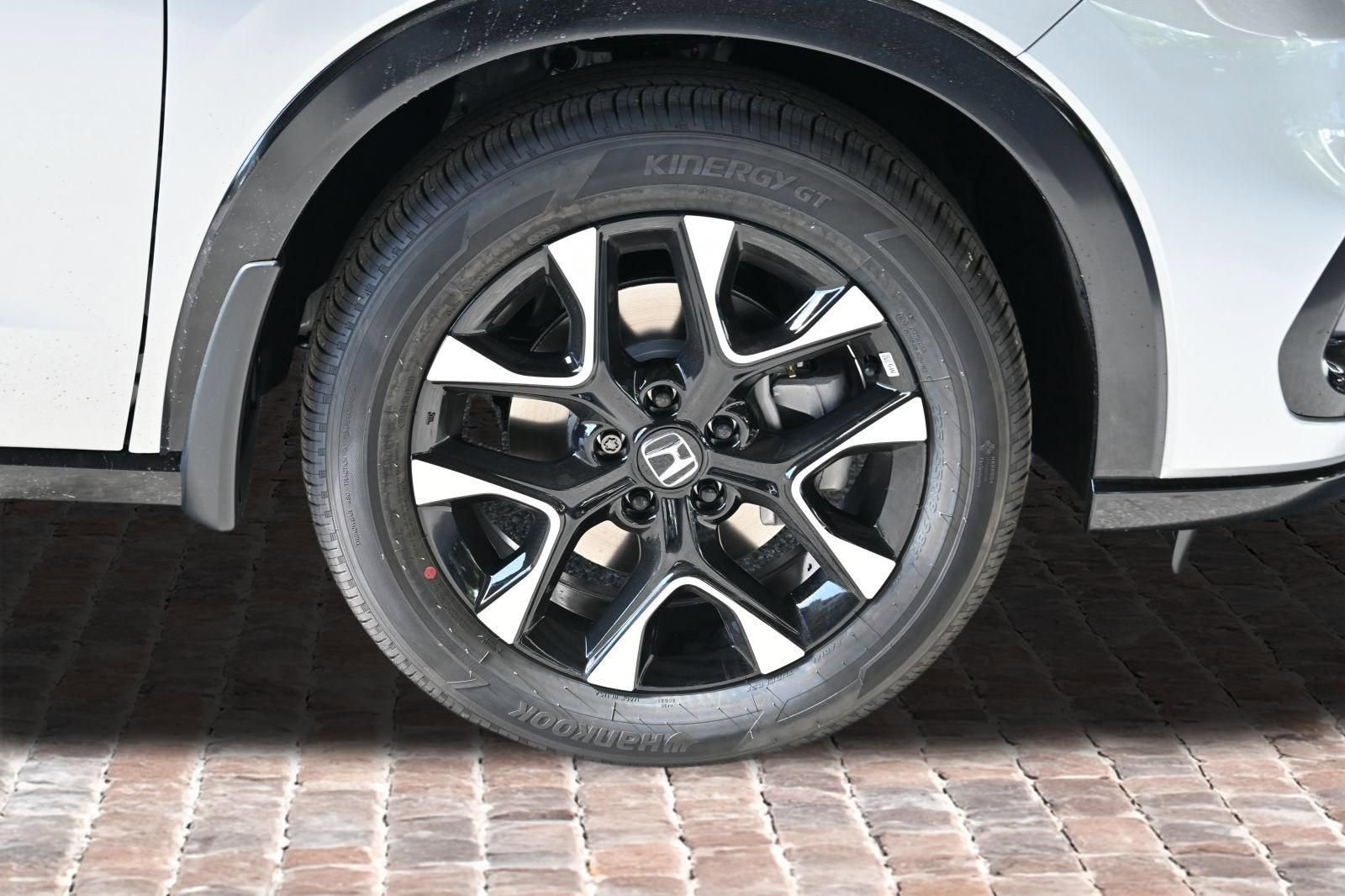 New 2026 Honda HR-V EX-L image 38