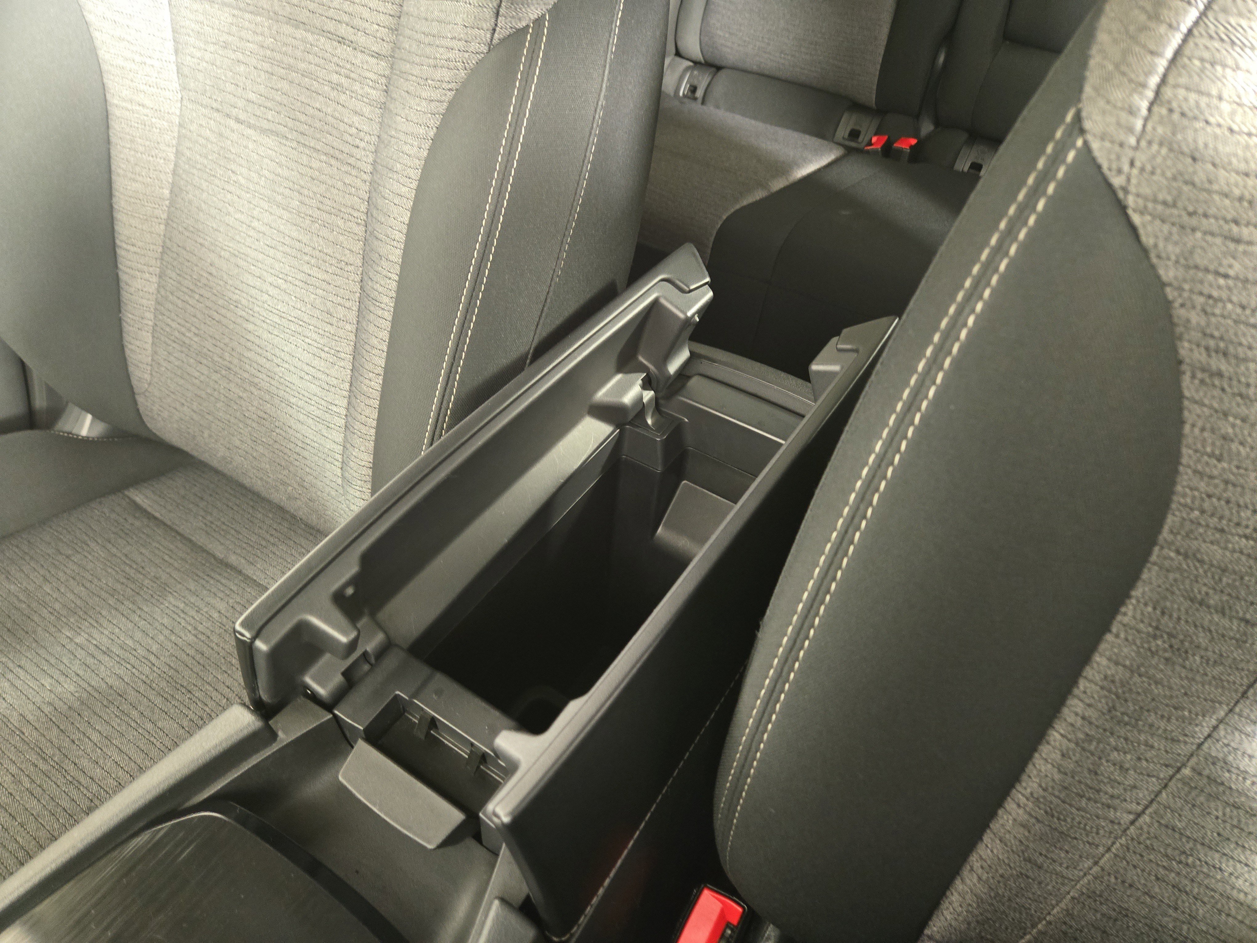 Used 2023 Nissan Rogue SV image 27