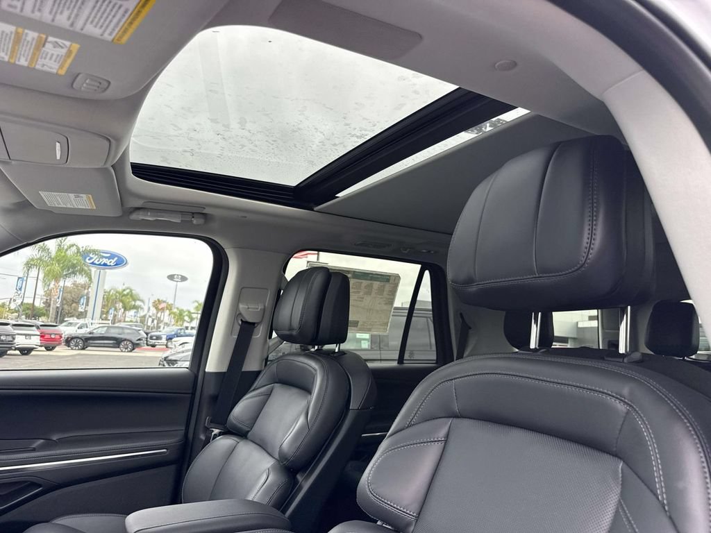 New 2025 Lincoln Navigator Reserve AWD/4WD image 27