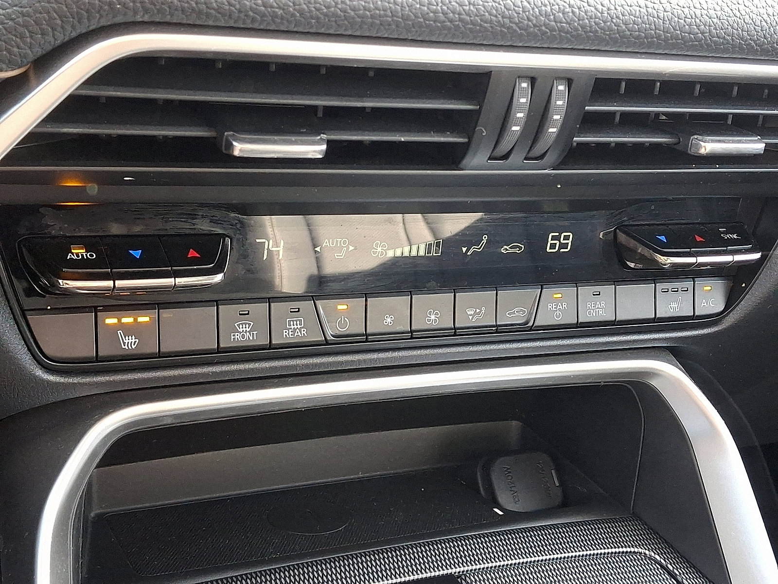 Certified 2024 MAZDA CX-90 Plug-In Hybrid w/ Premium Pkg image 18