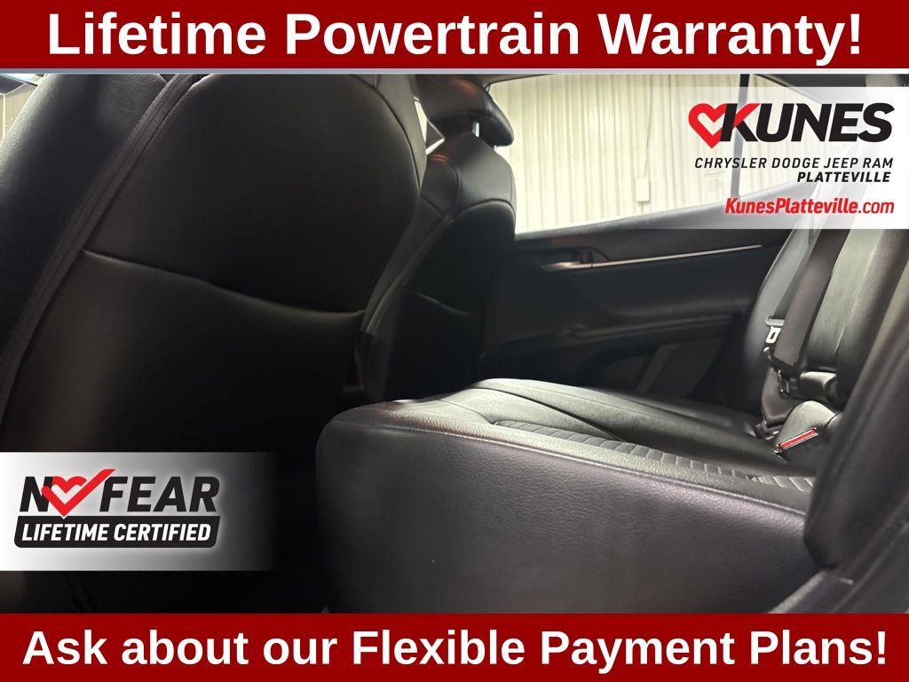 Used 2024 Toyota Camry SE image 16