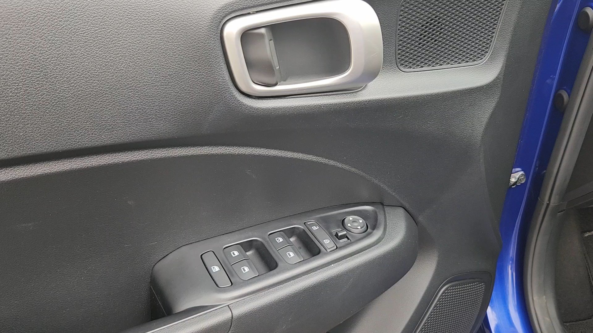 Certified 2022 Hyundai Venue SEL FWD image 7