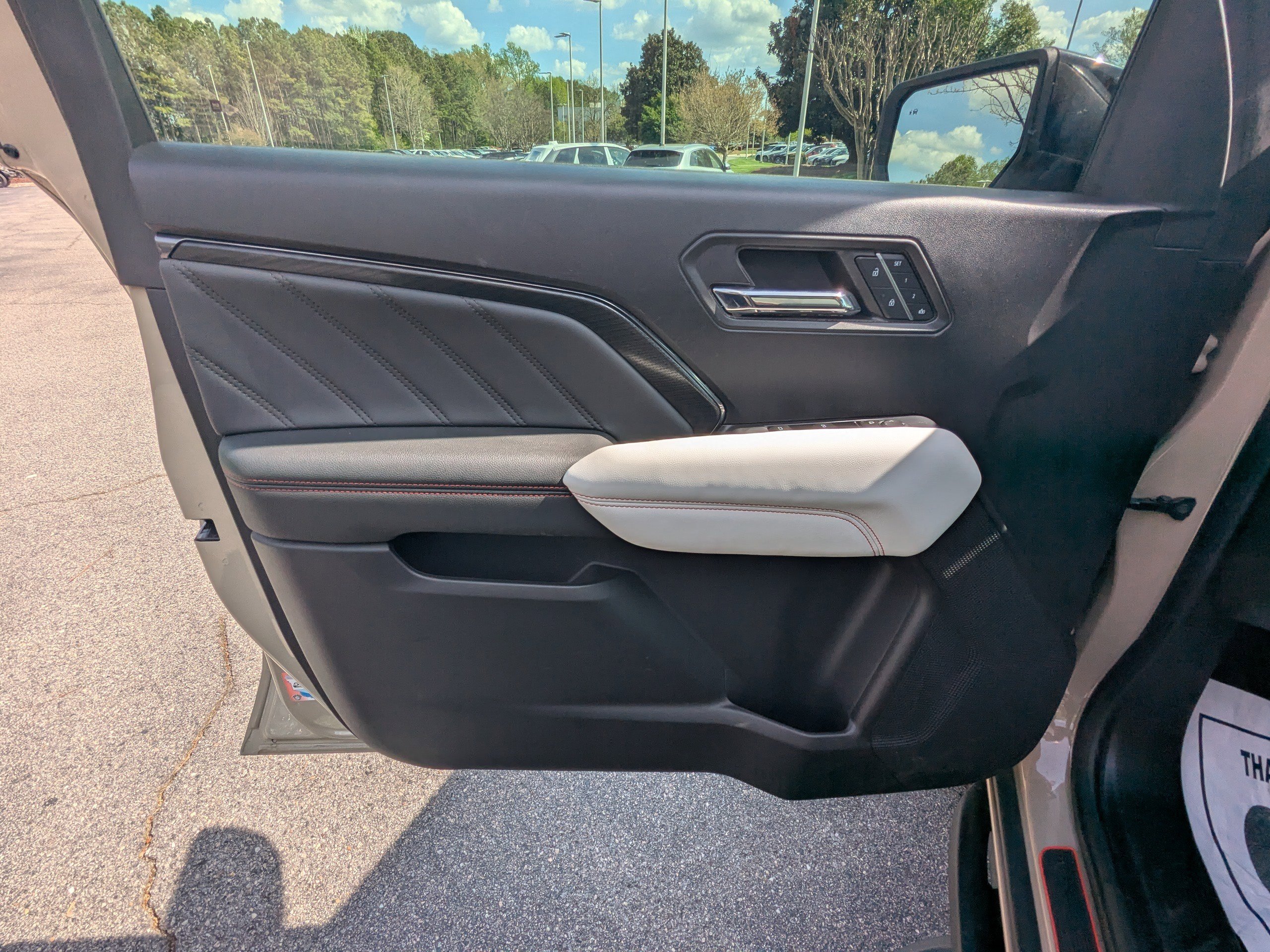 Used 2023 GMC Canyon AT4X image 17