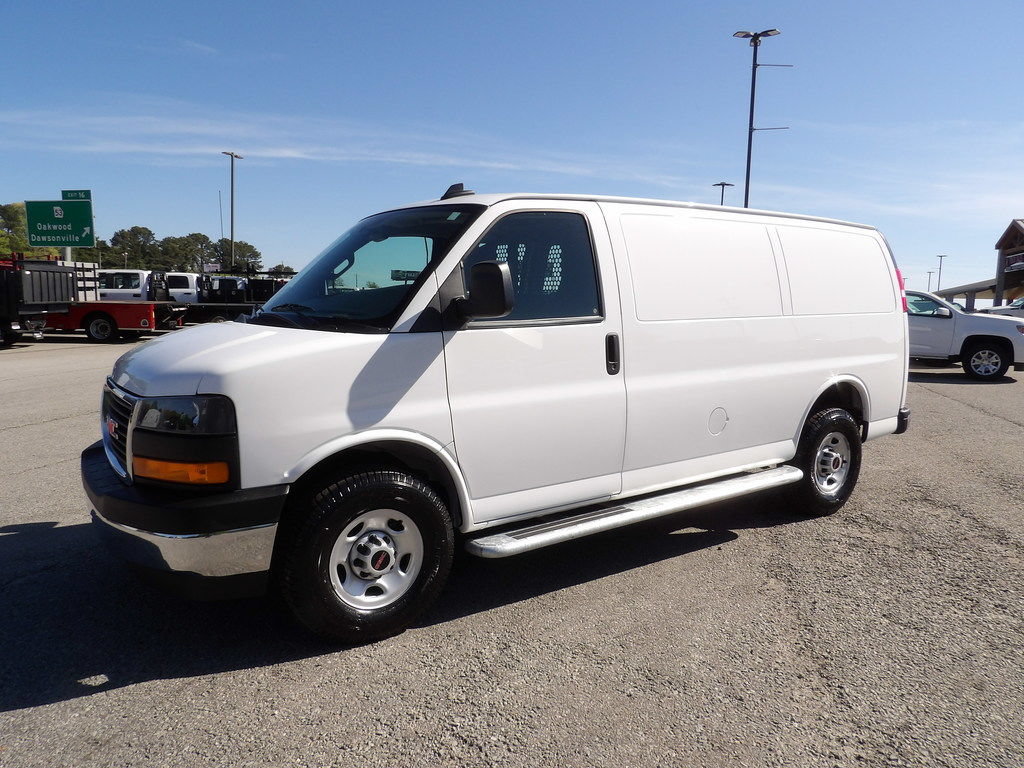 Used 2024 GMC Savana 2500 w/ Driver Convenience Package RWD image 3