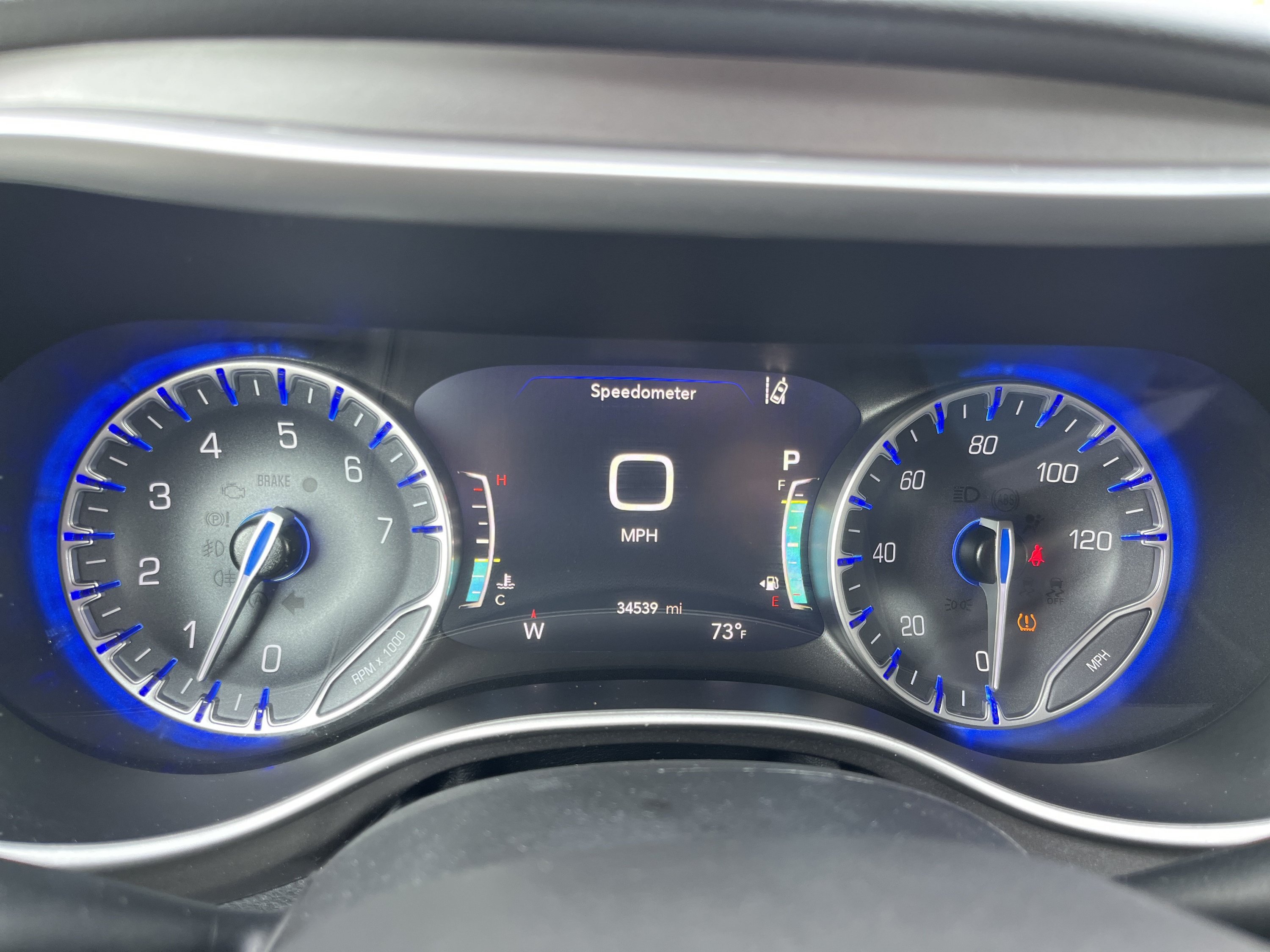 Used 2024 Chrysler Pacifica Touring-L FWD image 19