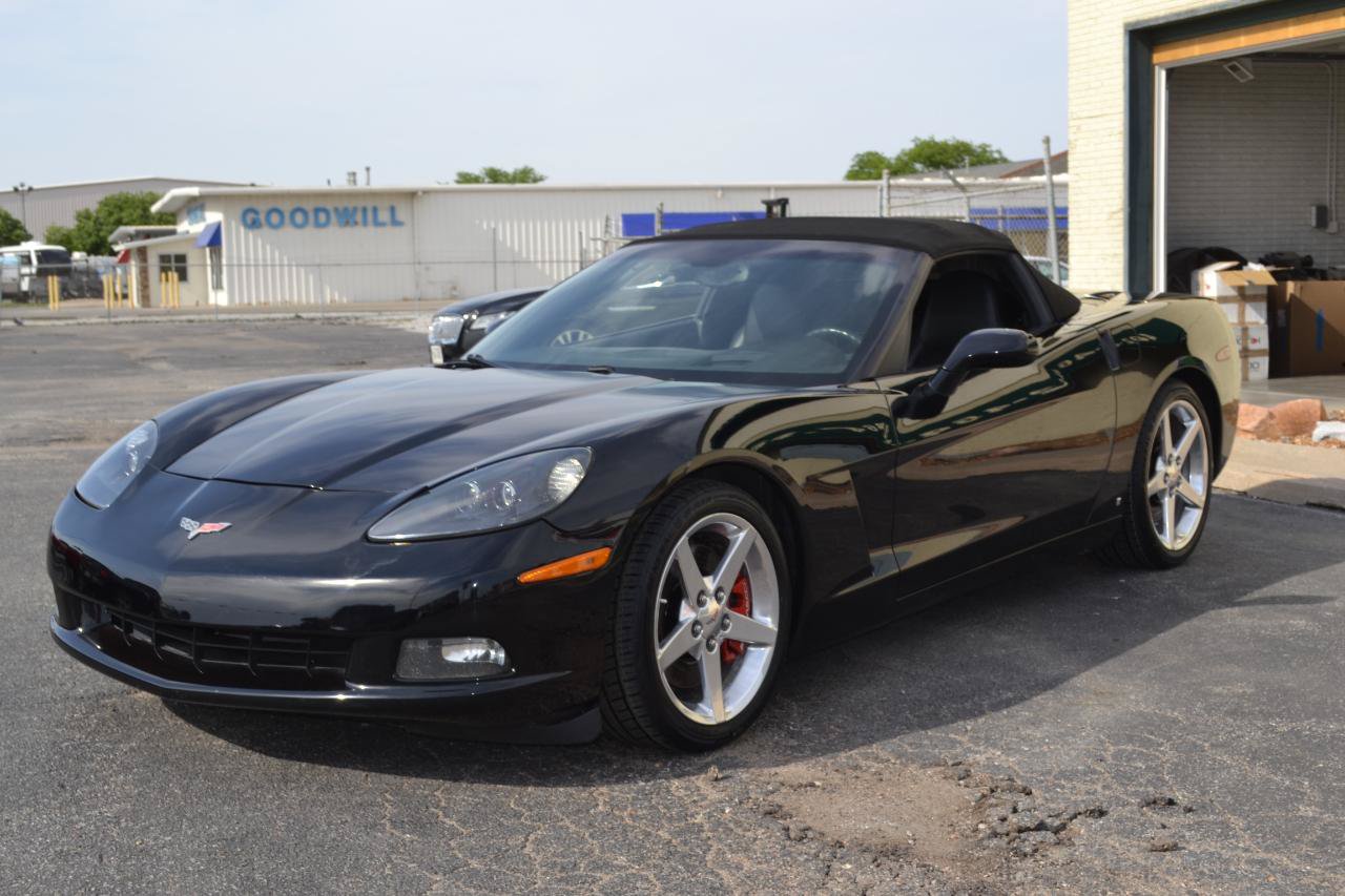 Used 2006 Chevrolet Corvette Convertible w/ Preferred Equipment Group RWD image 37