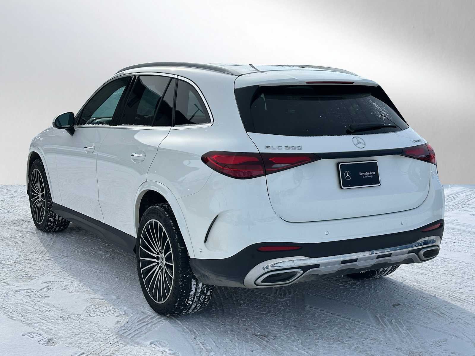 Used 2024 Mercedes-Benz GLC 300 4MATIC image 5
