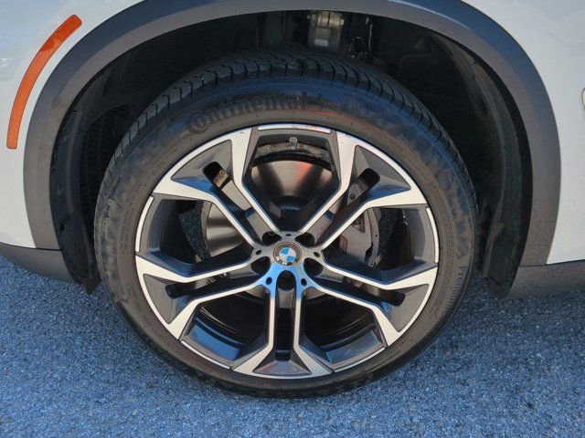 Used 2024 BMW X5 sDrive40i w/ Premium Package image 10