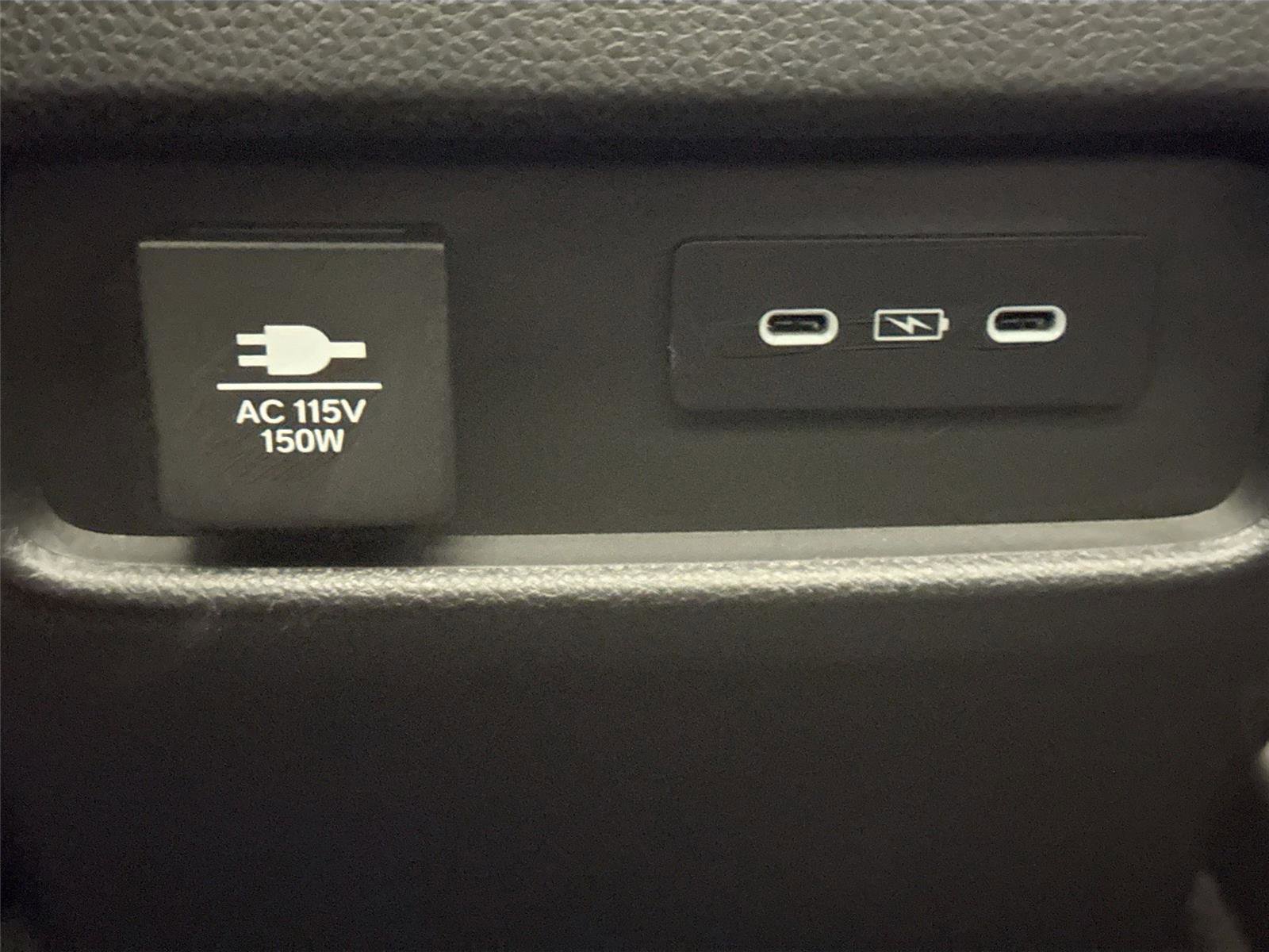 Used 2025 Honda Pilot TrailSport image 36