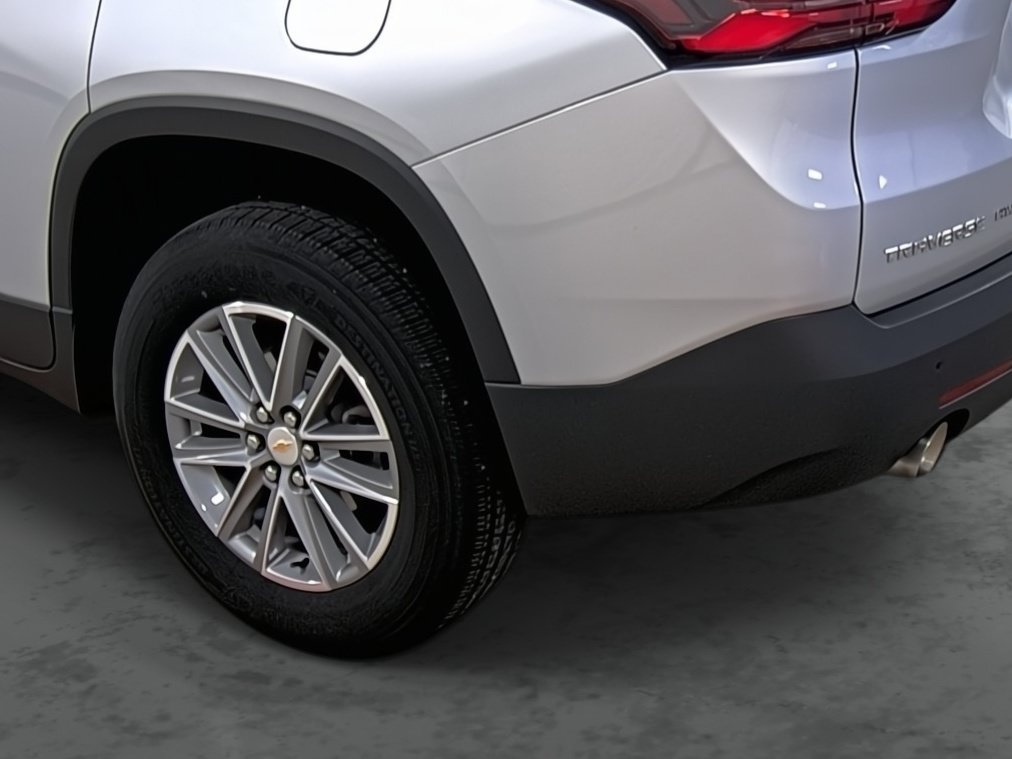 Certified 2022 Chevrolet Traverse LT w/ LPO, Cargo Package AWD/4WD image 9