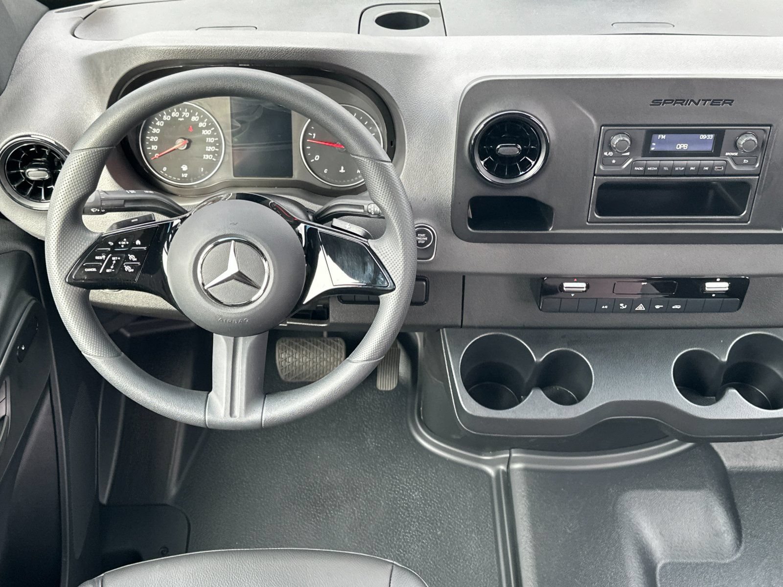 Used 2025 Mercedes-Benz Sprinter 2500 image 14