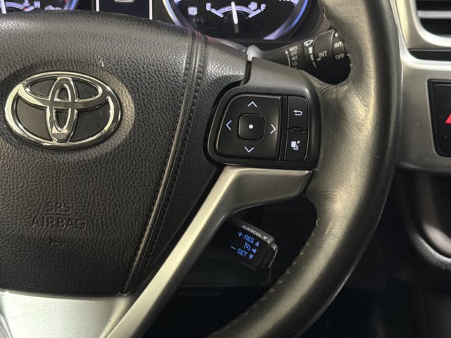 Used 2014 Toyota Highlander XLE AWD/4WD image 31