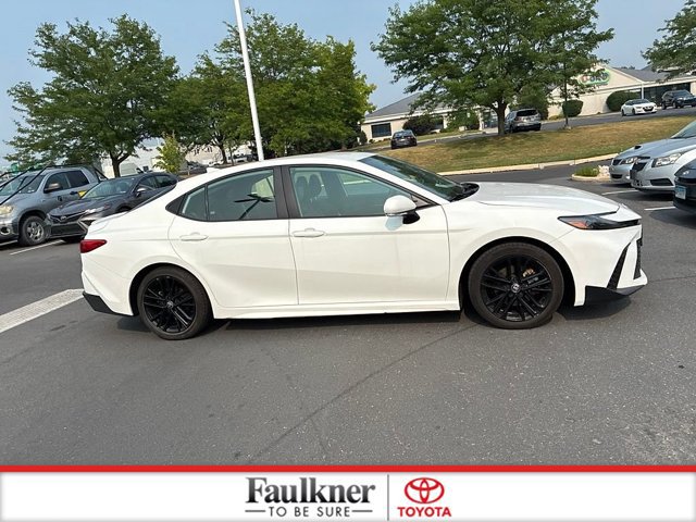 Used 2025 Toyota Camry SE FWD image 4