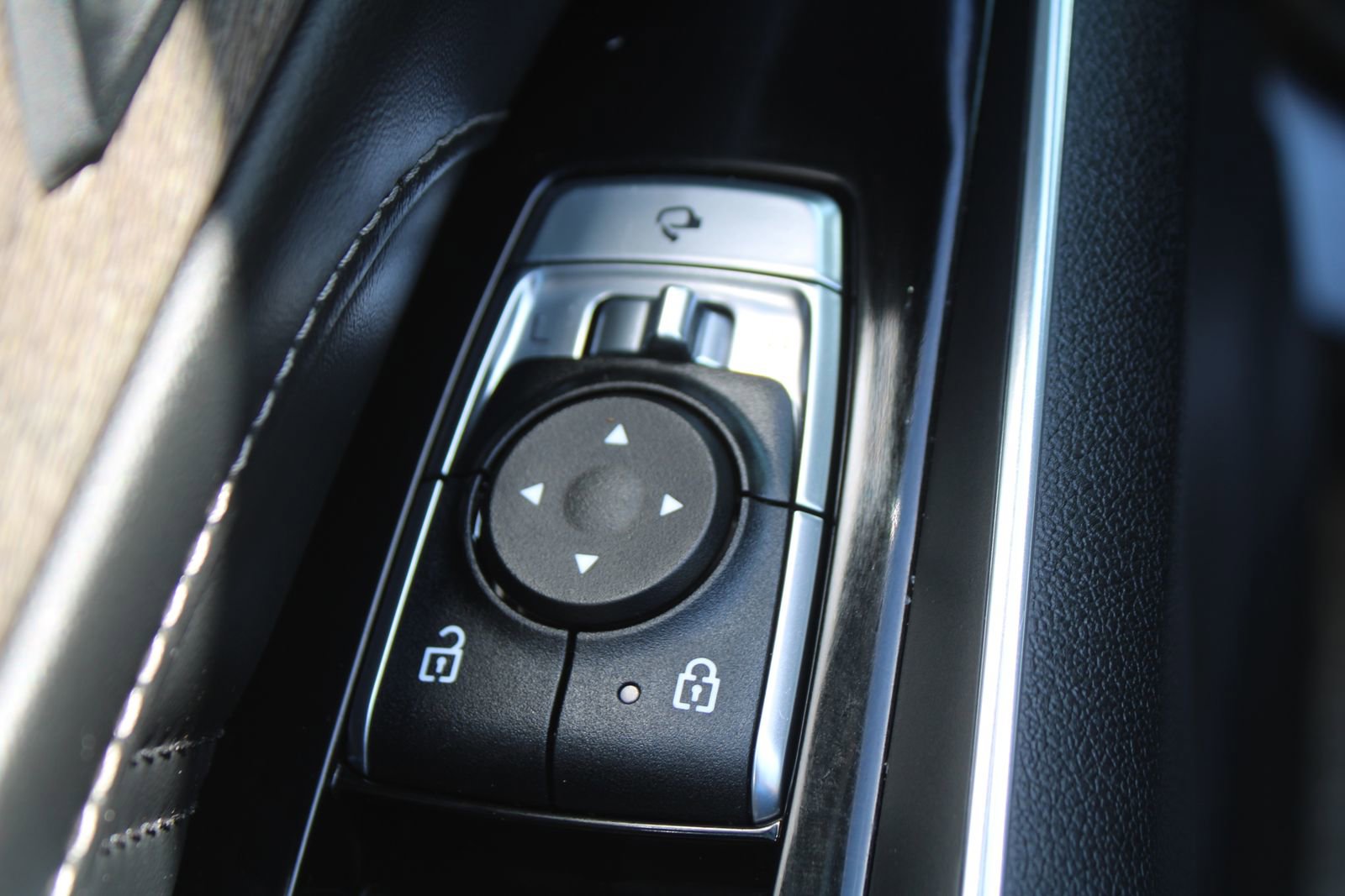 Certified 2023 Kia Sorento SX Prestige image 21