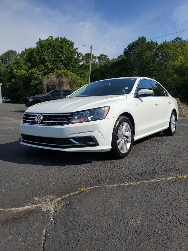 Used 2018 Volkswagen Passat 2.0T SE