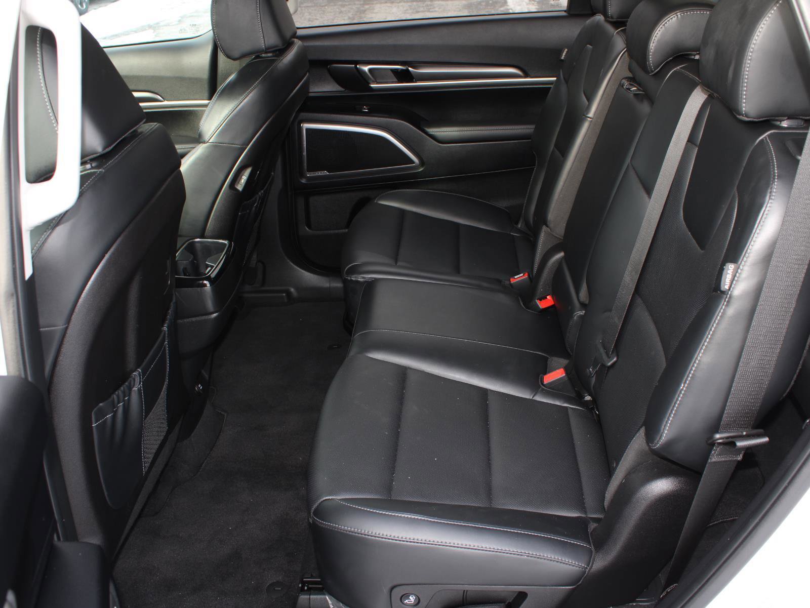 Used 2024 Kia Telluride LX image 15