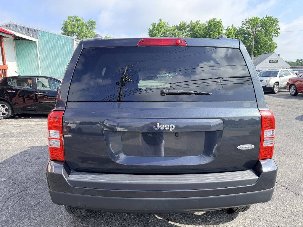 Used 2014 Jeep Patriot Latitude FWD image 4